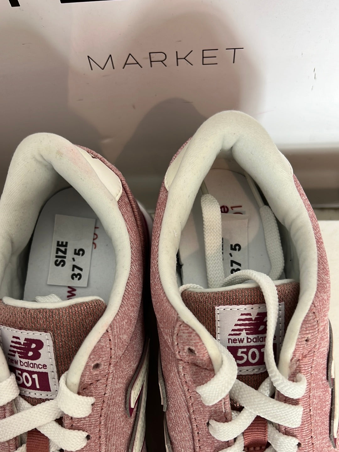 NEW BALANCE. Zapatillas textura jaspeada. T 37,5