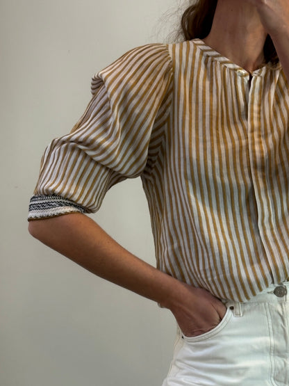 SESSÚN. Blusa rayas detalle puños