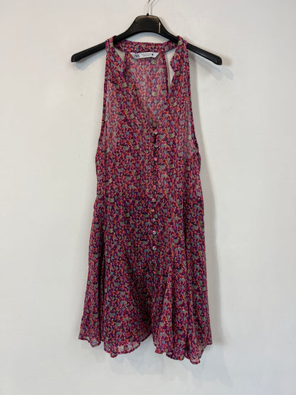 ZARA. Vestido corto  flores tonos rosas T.s