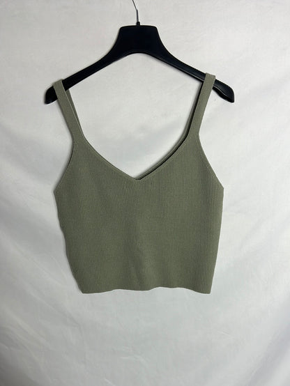 FOREVER 21. Green ribbed top. TM