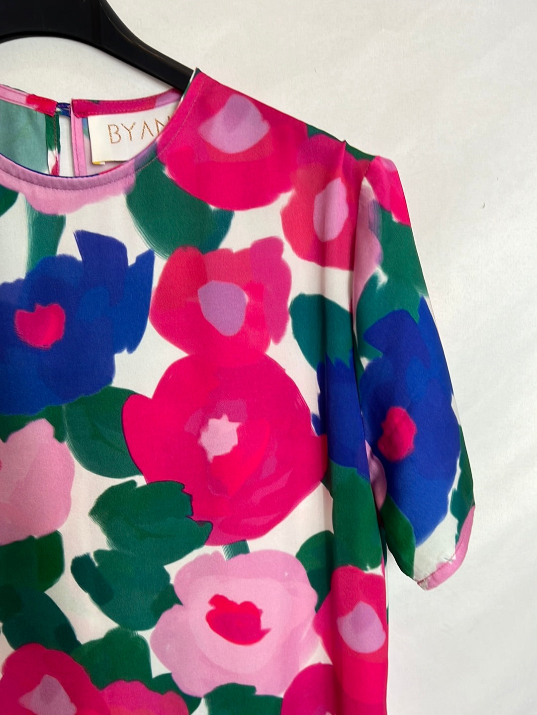 BYAN. Flowy floral mido dress. TS (Tara)