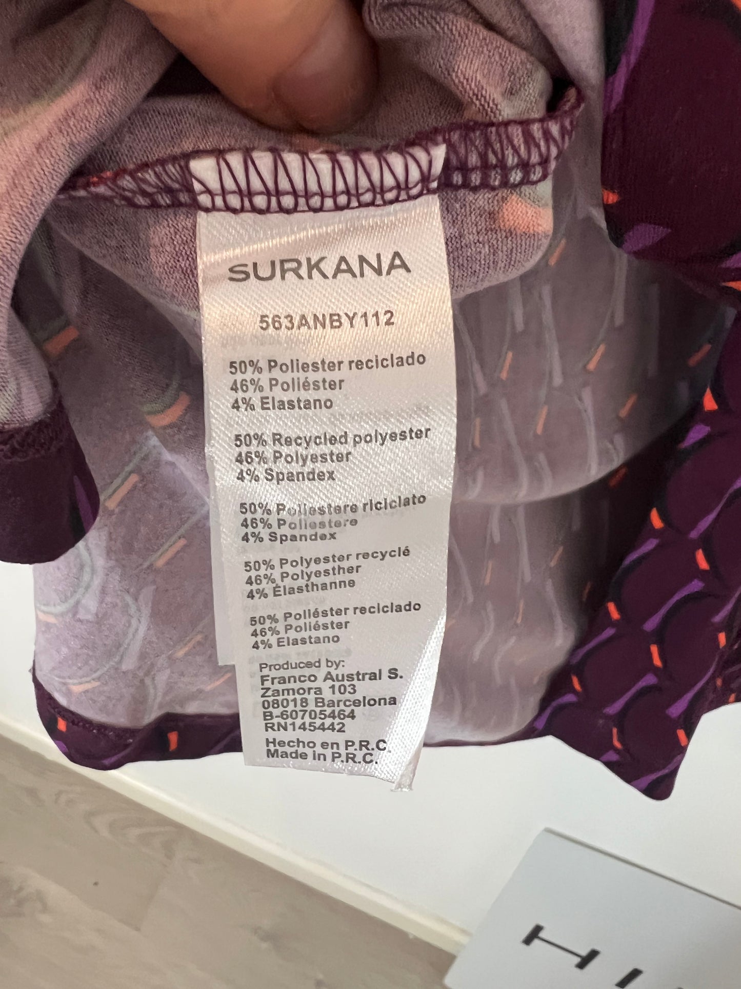 SURKANA. Total look estampado retro. T M
