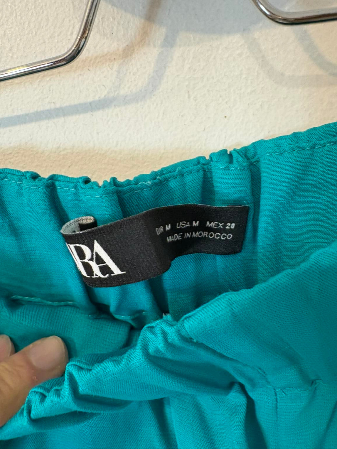 ZARA. Pantalón turquesa fluido