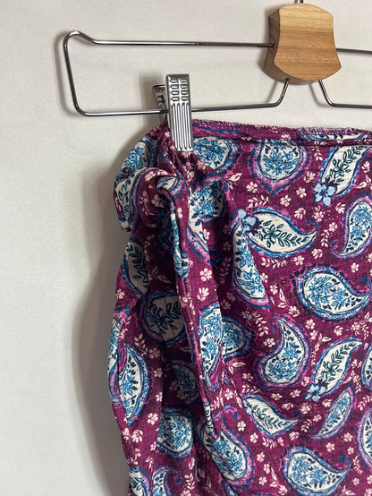 PULL&BEAR . Falda corta cruzada amebas. TXS