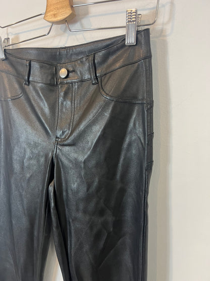CALZEDONIA. Pantalón negro efecto piel. T S