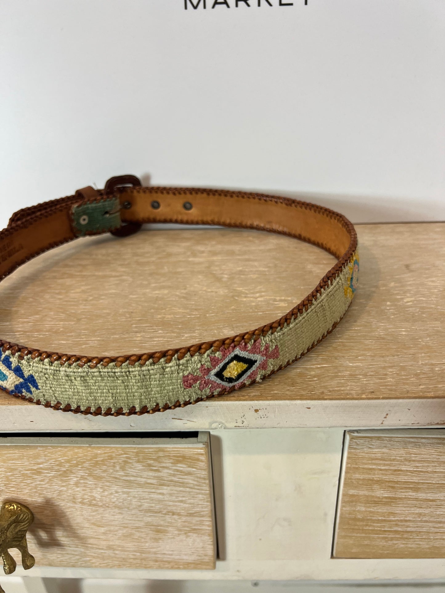 OTHERS. Green embroidered belt size 32