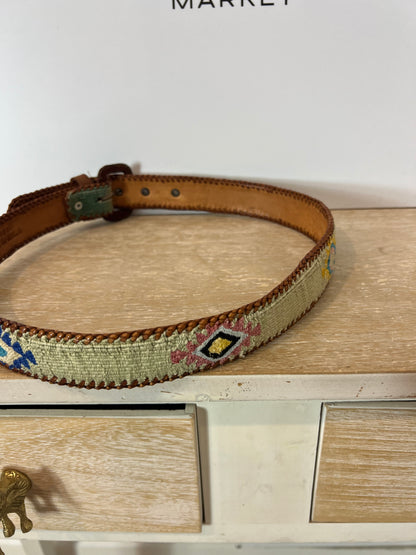 OTHERS. Green embroidered belt size 32