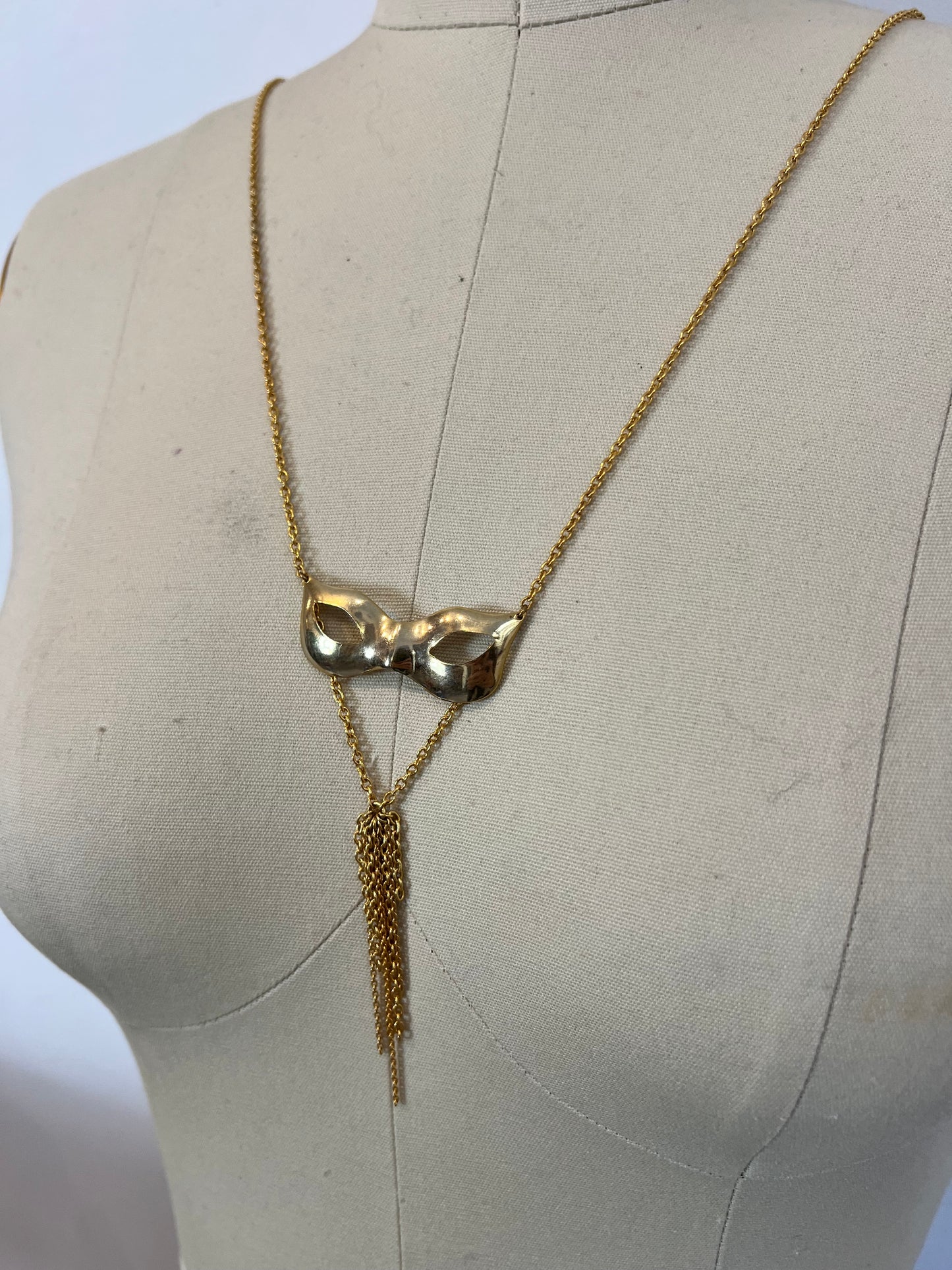 MALABABA. Colgante antifaz