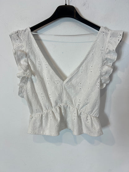 PULL&BEAR. Top blanco troquelado  T.s