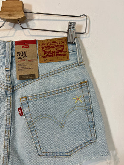 LEVI'S. Embroidered flower shorts T.24(34)