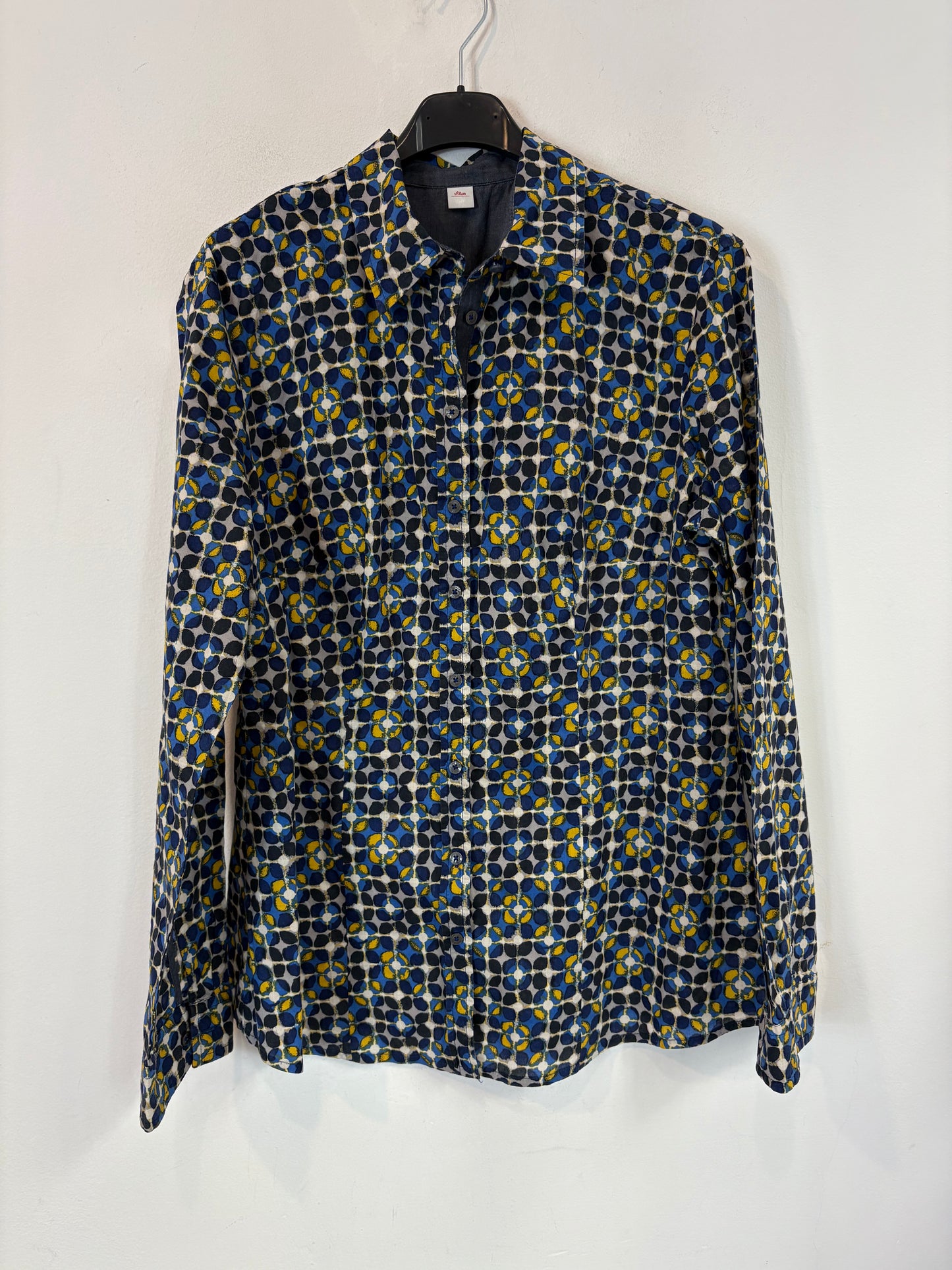 S. OLIVER. Camisa azul estampada