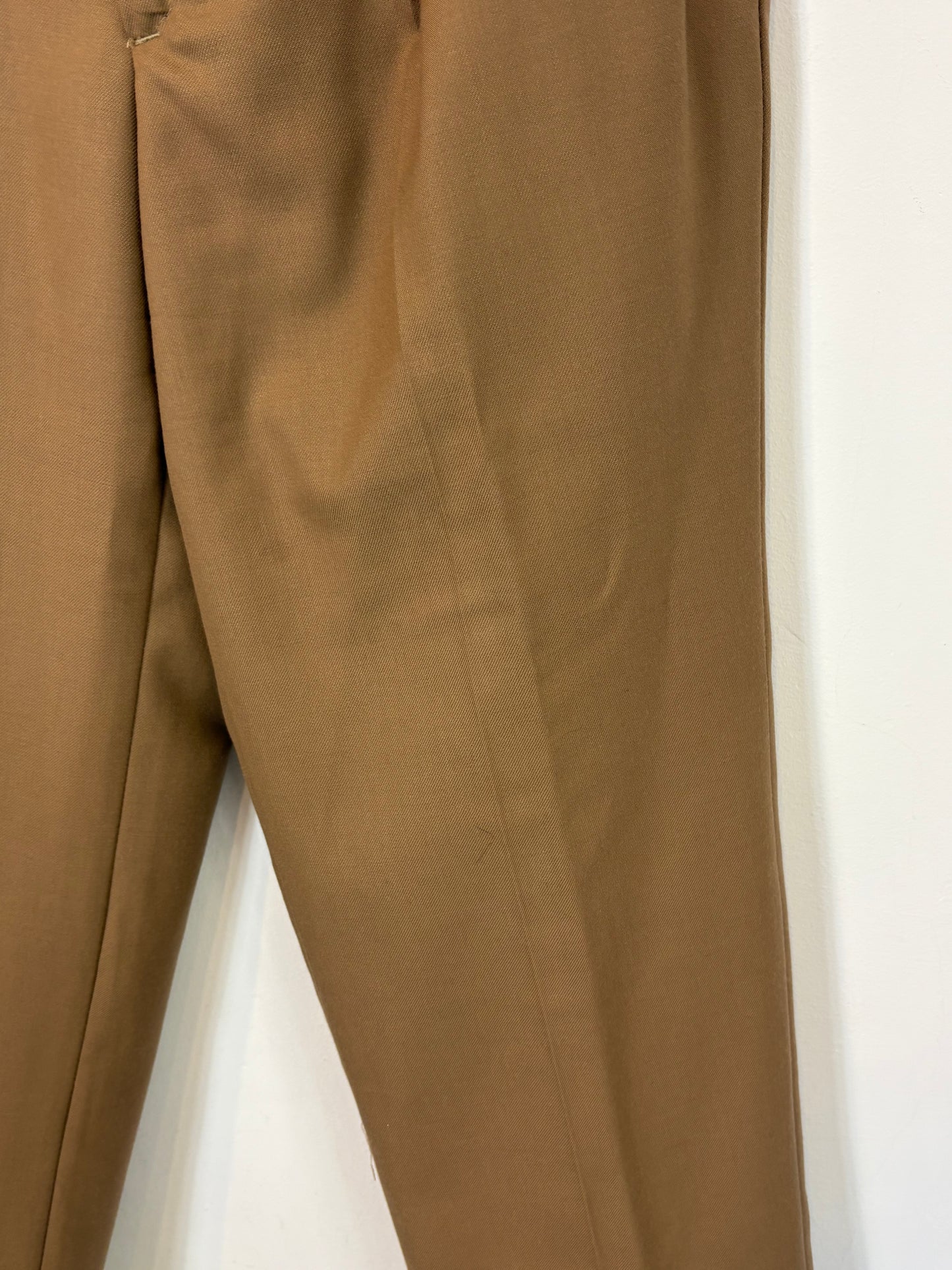 L'AMAR. Camel insect jacket suit. Size 52 (L)