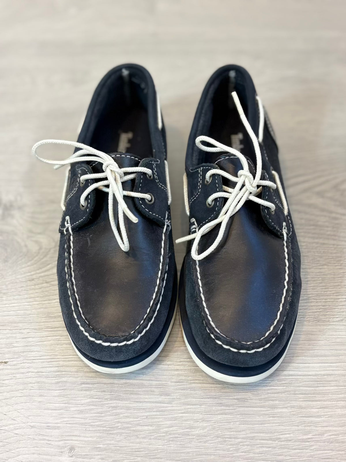 TIMBERLAND. Náuticos piel en azul. T 39
