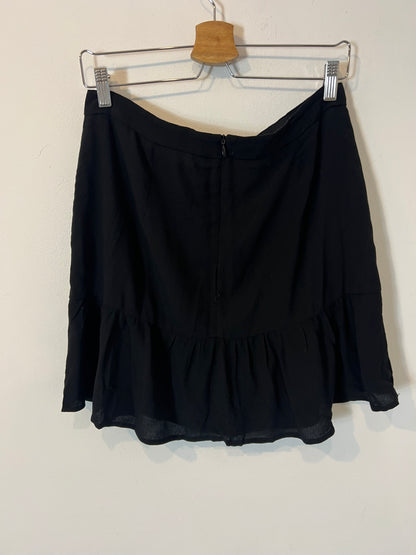 THAT OR THAT. Flowing black buttoned skirt. TL