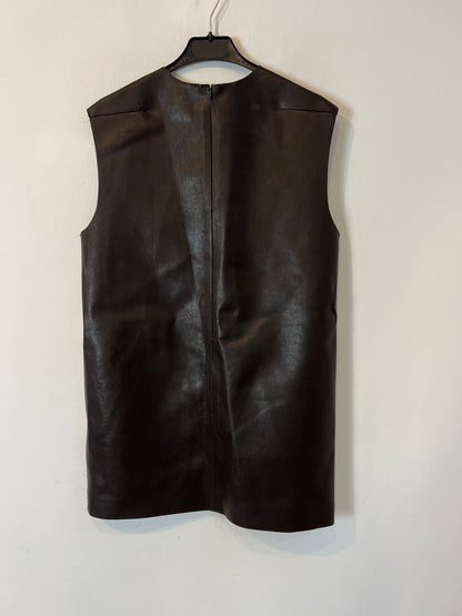 H&M. Vestido corto piel marrón