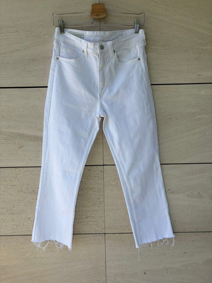 ZARA. Denim blanco semi elástico