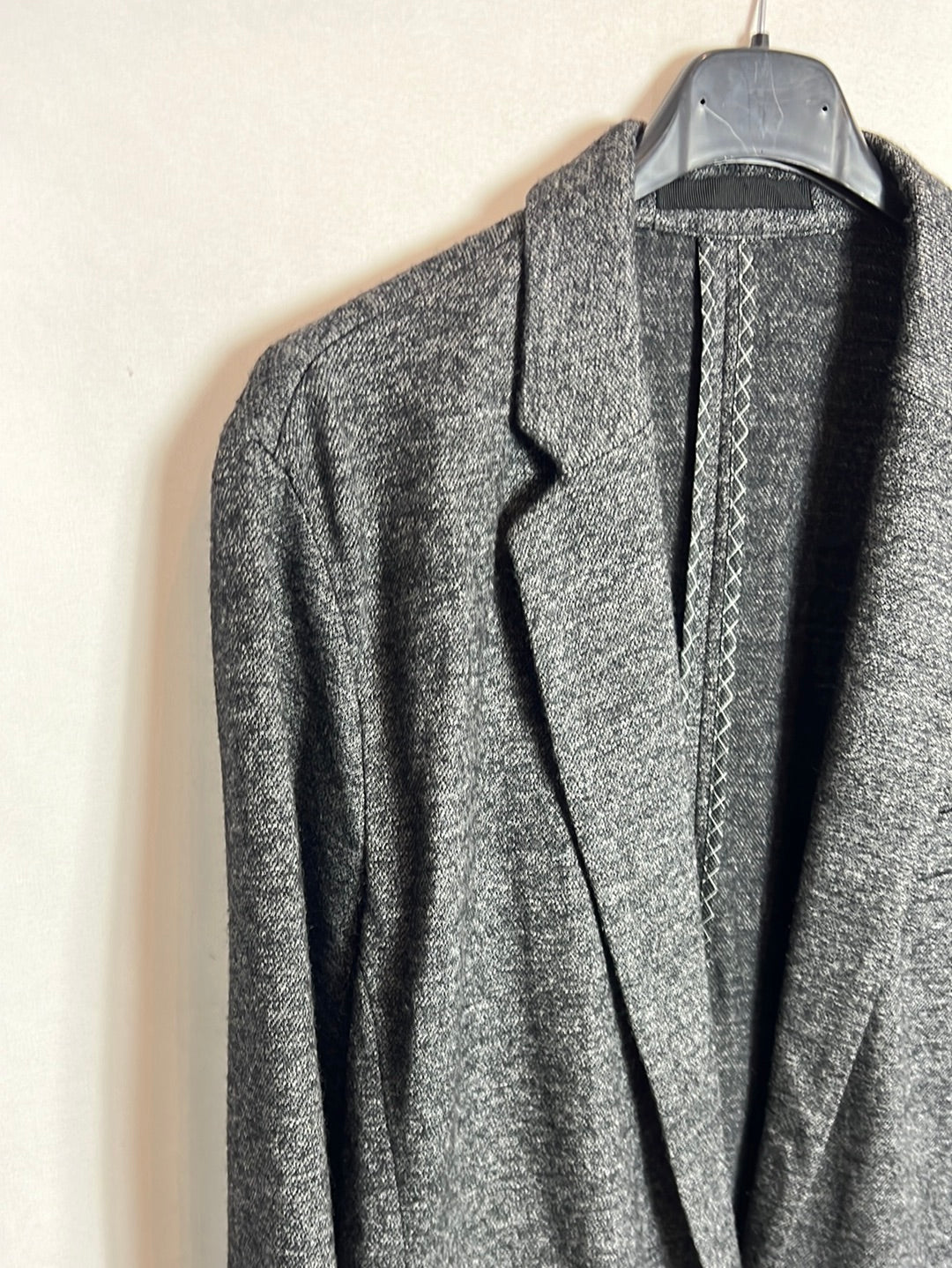 MASSIMO DUTTI. Blazer gris marengo jaspeada lana. T M