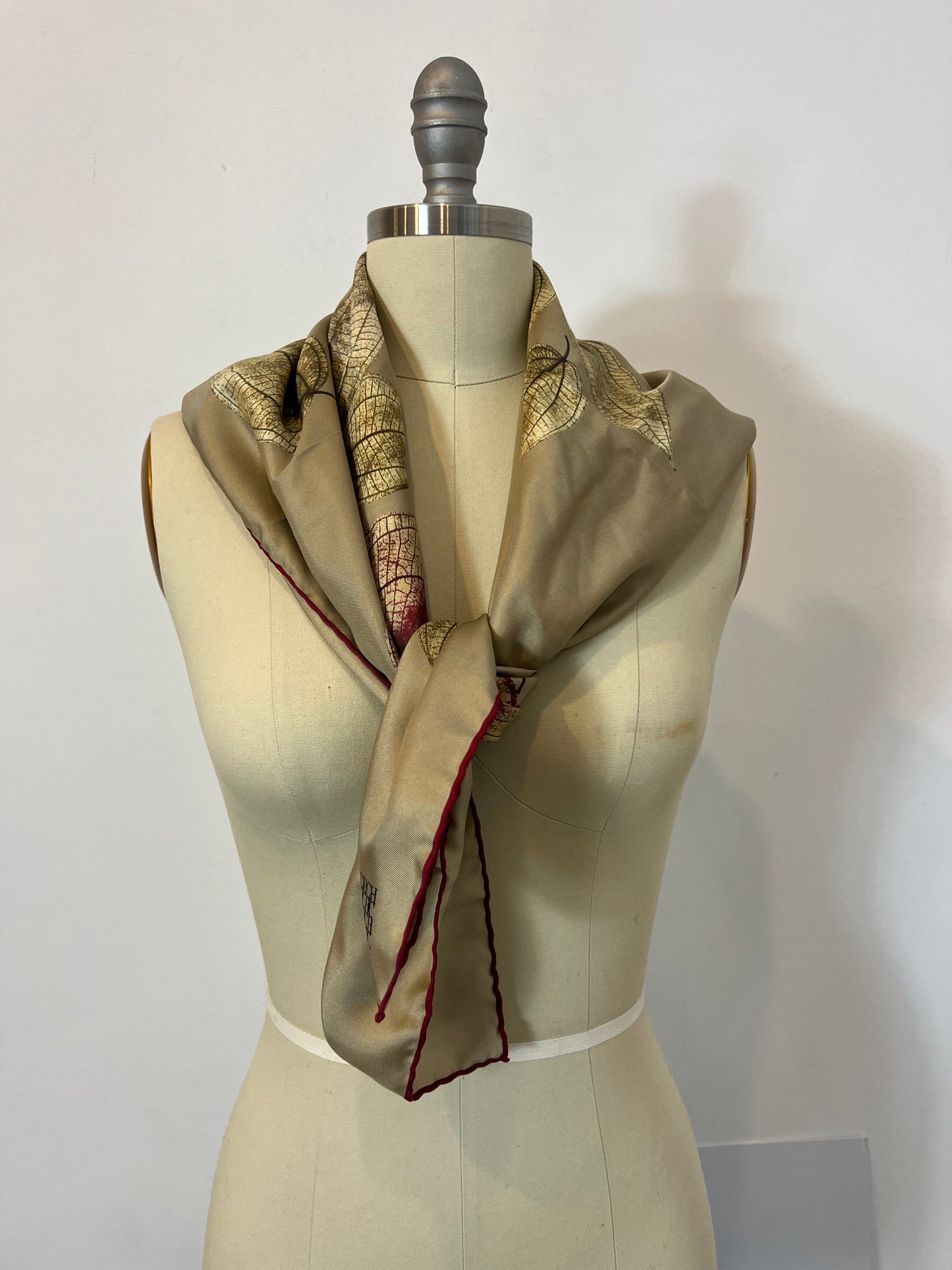 CAROLINA HERRERA. Silk leaf scarf