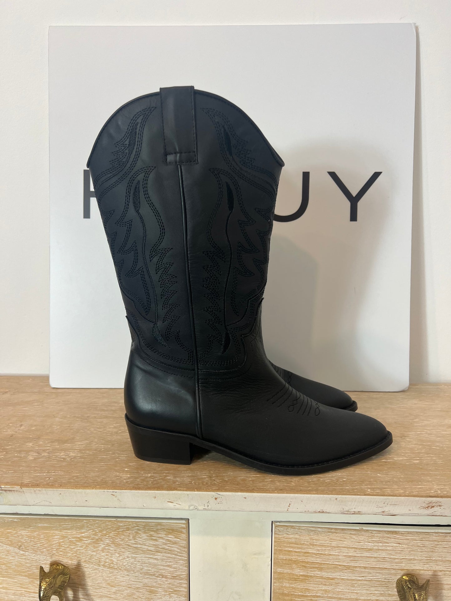 MICUIR. botas negras cowboy T.38