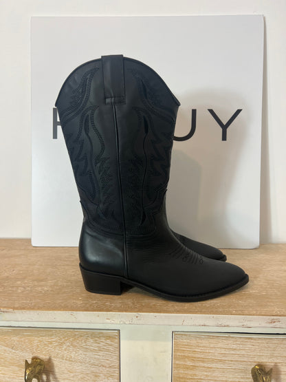 MICUIR. botas negras cowboy T.38