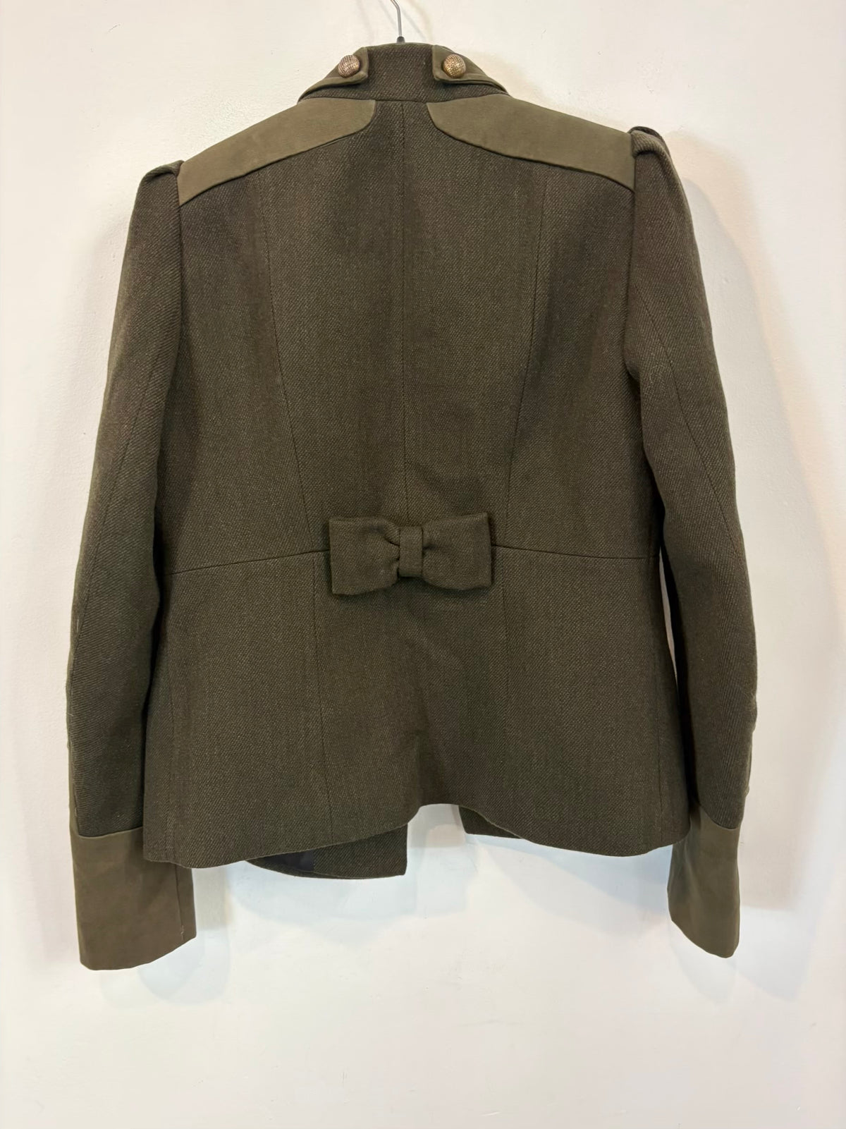 MAJE. Chaqueta verde lana botones