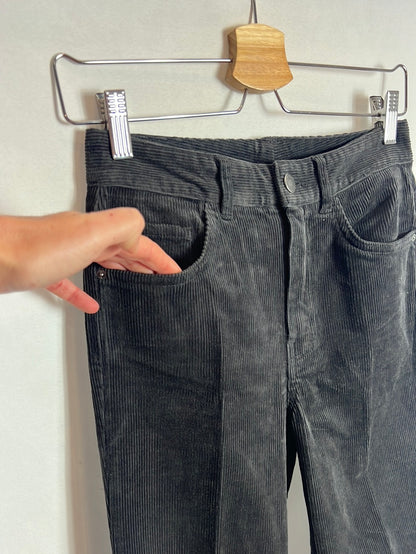 MASSIMO DUTTI. Pantalón gris oscuro pana rectos. T 34