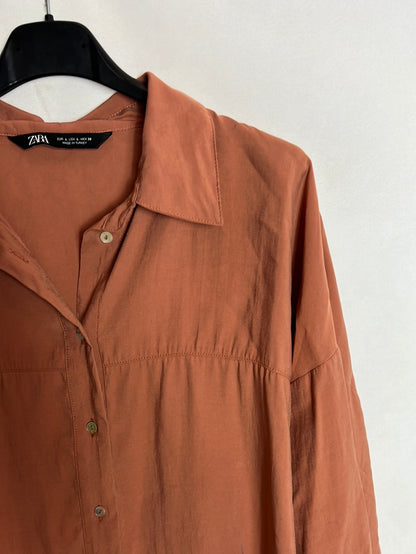 ZARA. Blusa caldero  fluida. T L