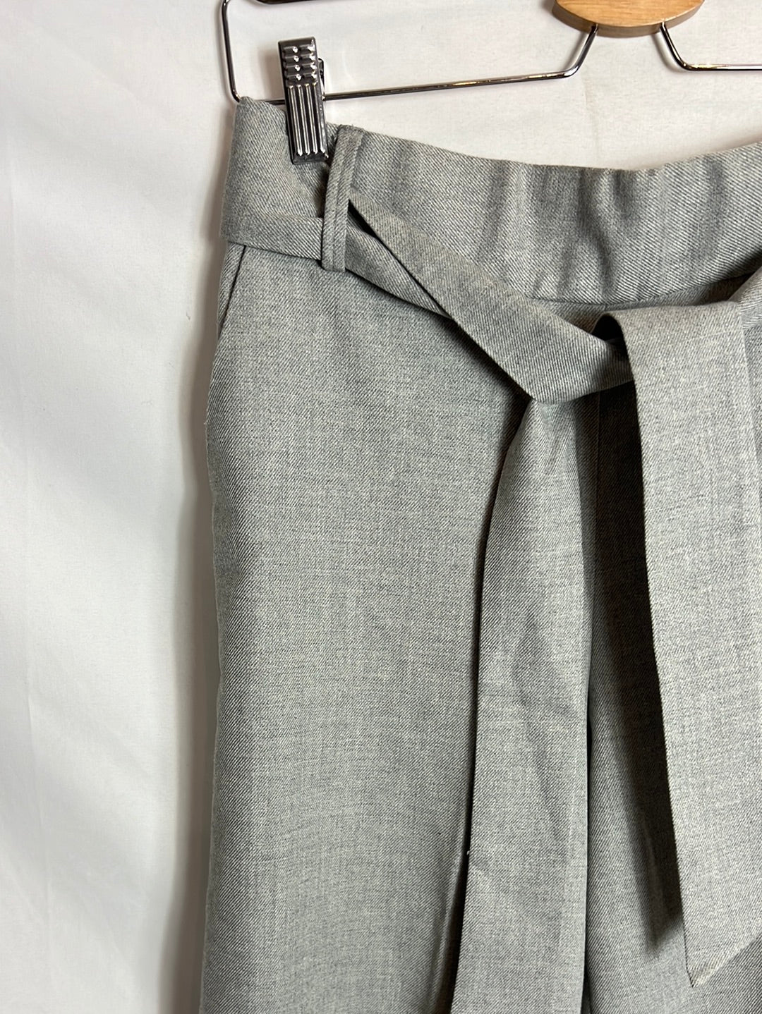 OTHER. Gray textured culotte pants. TM