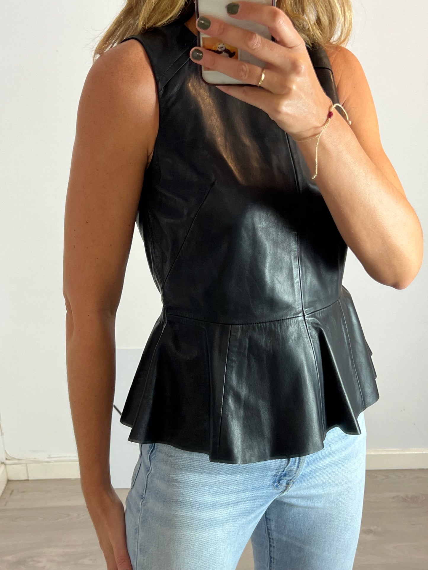 H&M. Top negro piel . T 38