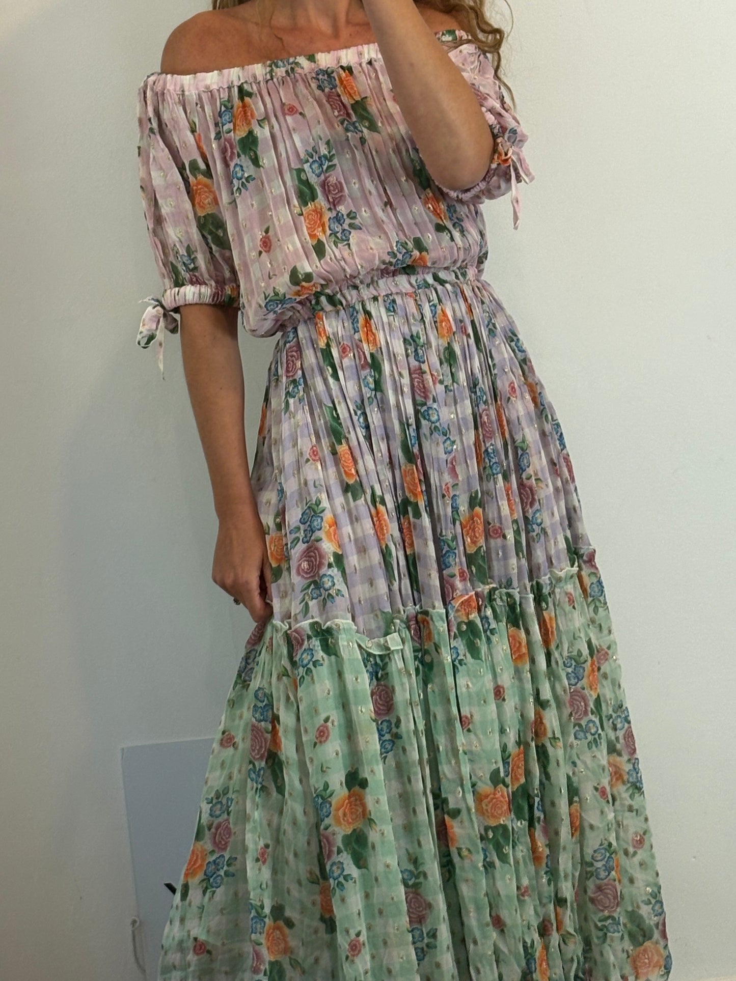 JOT. Vestido largo vaporoso estampado hombros