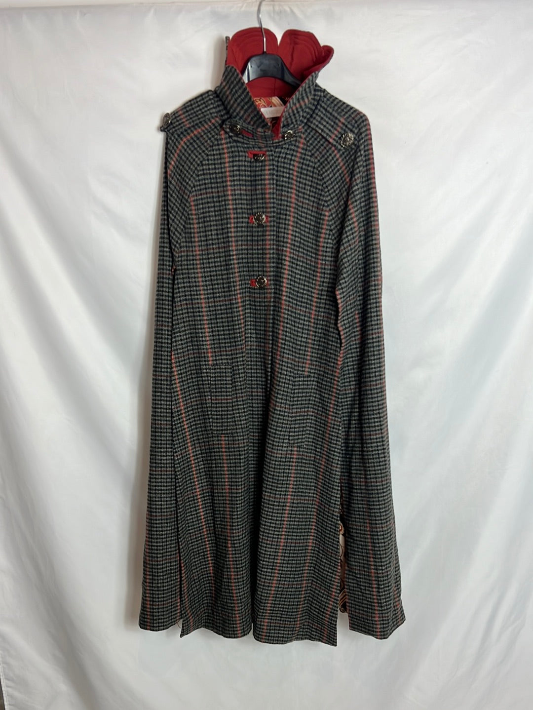 NAMUR. Checked wool cape with printed lining, size 38