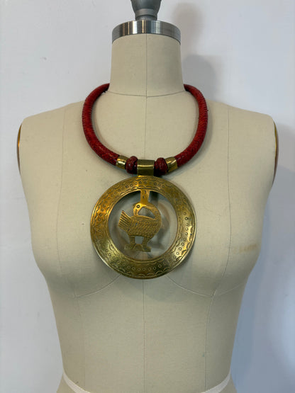 OTRAS. Collar piel colgante maxi