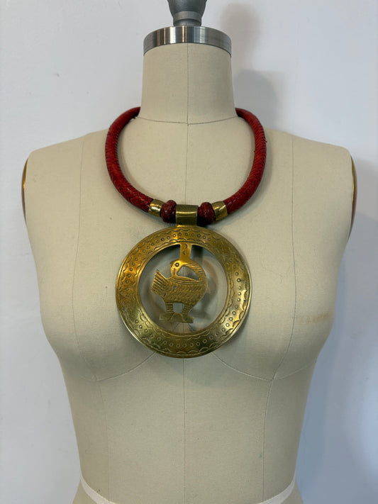 OTRAS. Collar piel colgante maxi