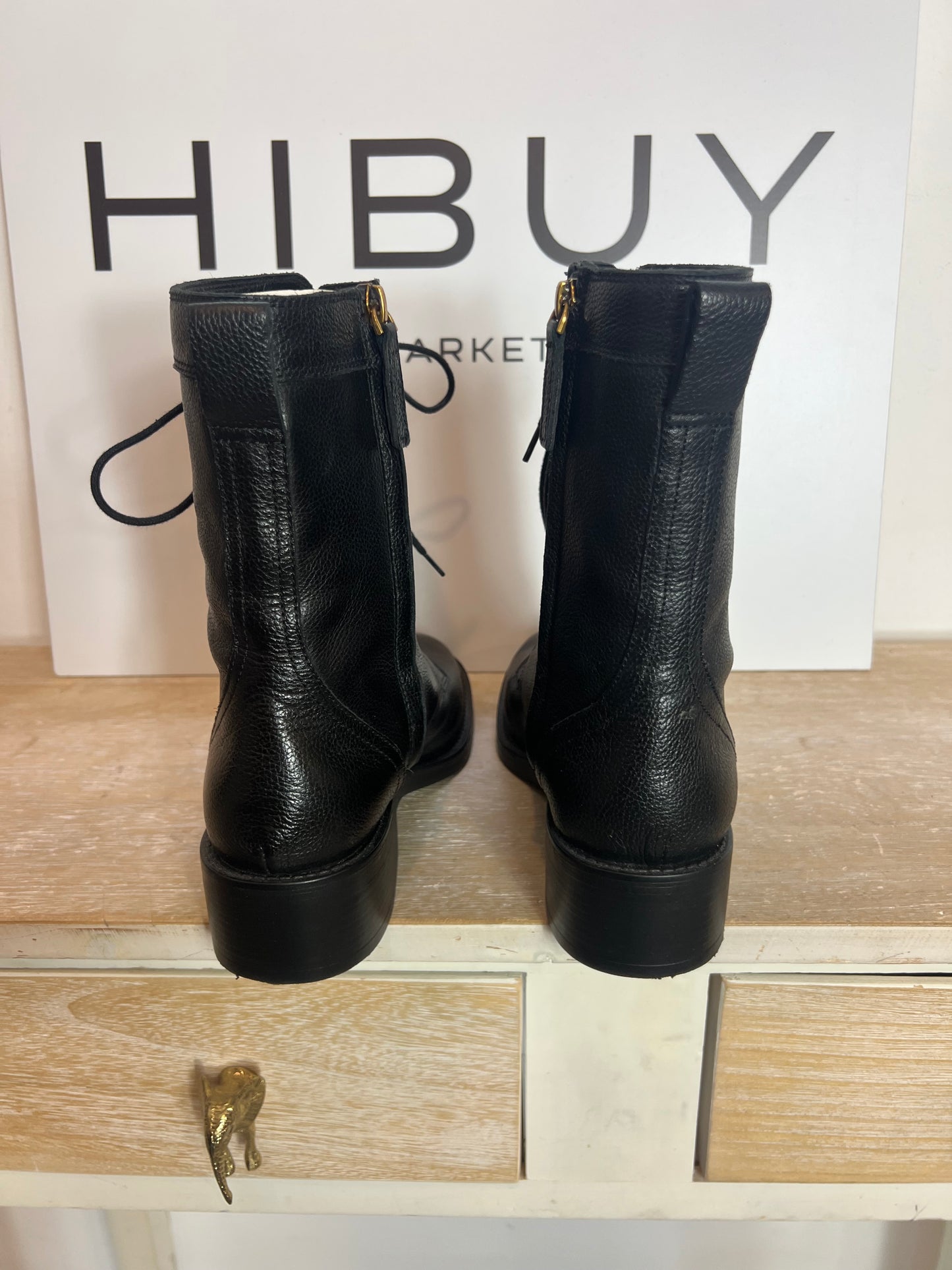 MASSIMO DUTTI. Botines negro cordones. T 37