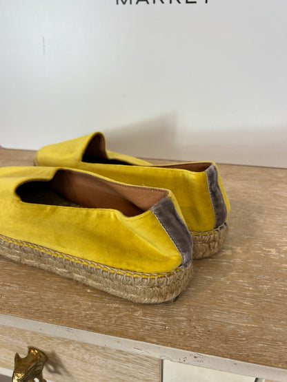 PITUSAS. Alpargatas amarillas terciopelo T.38