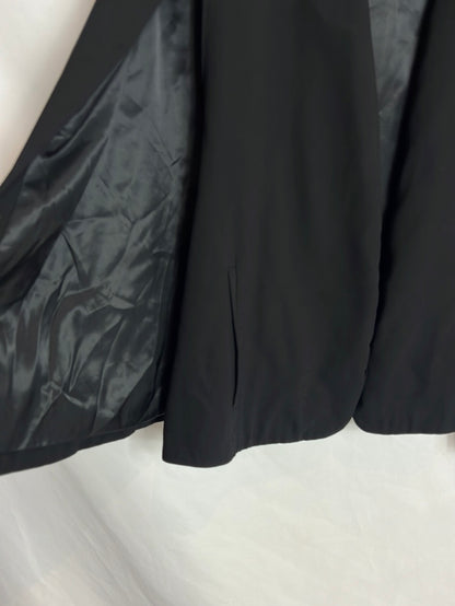 ZARA. Capa negra con chaleco interior. T XL