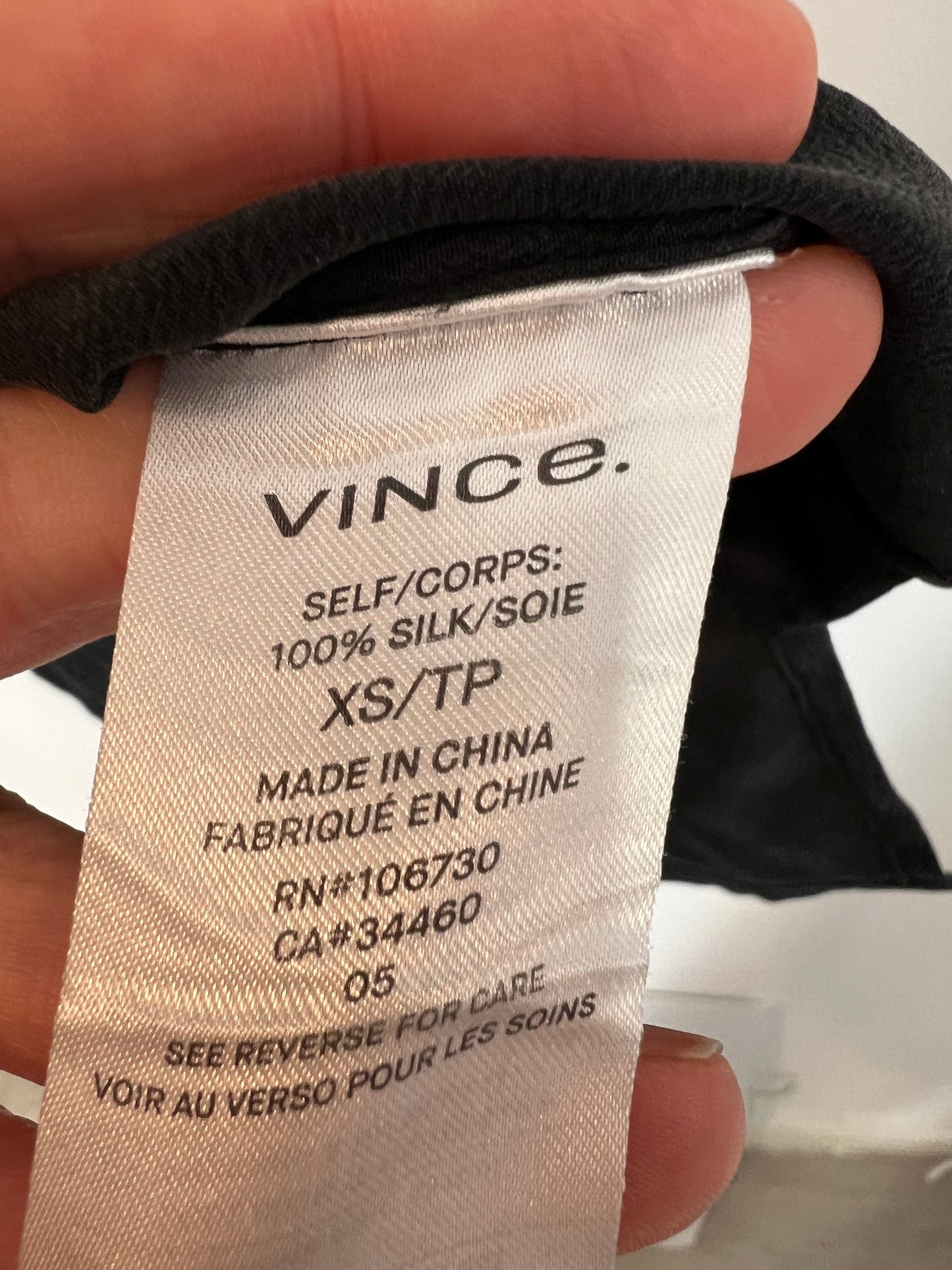 VINCE. Black fluid silk blouse T.xs