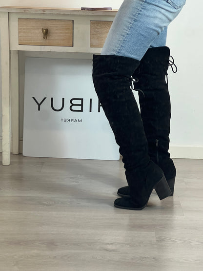 XTI. Botas negras altas  T 40