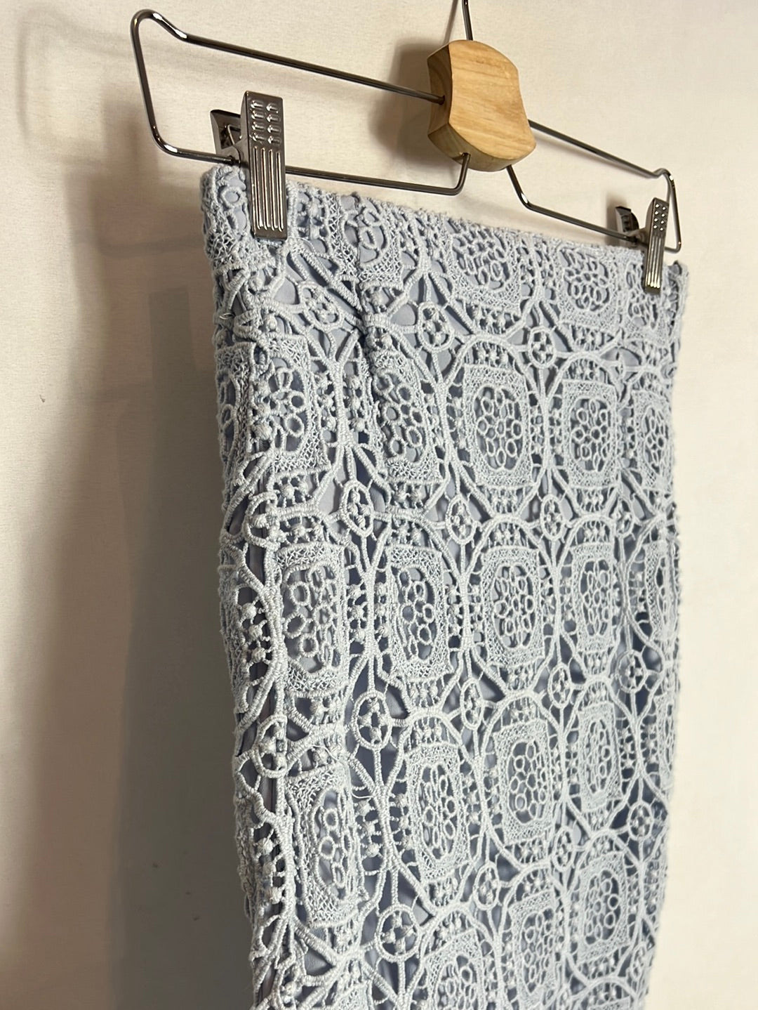 ZARA. Falda azul encaje T.xs