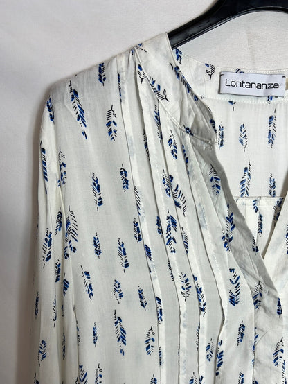 LONTANANZA. White blouse leaves. TL
