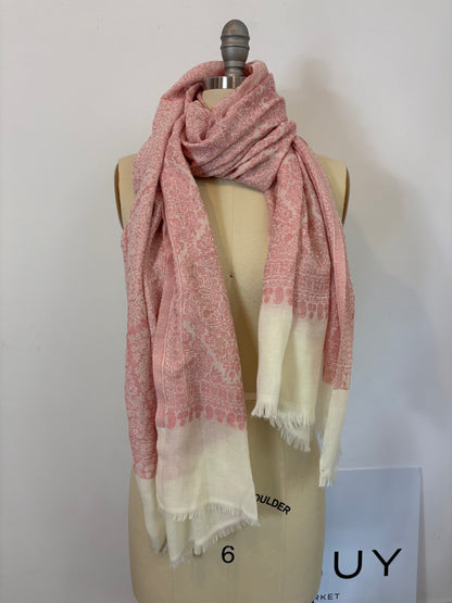 KROREN. Pañuelo rosa tachuelas.