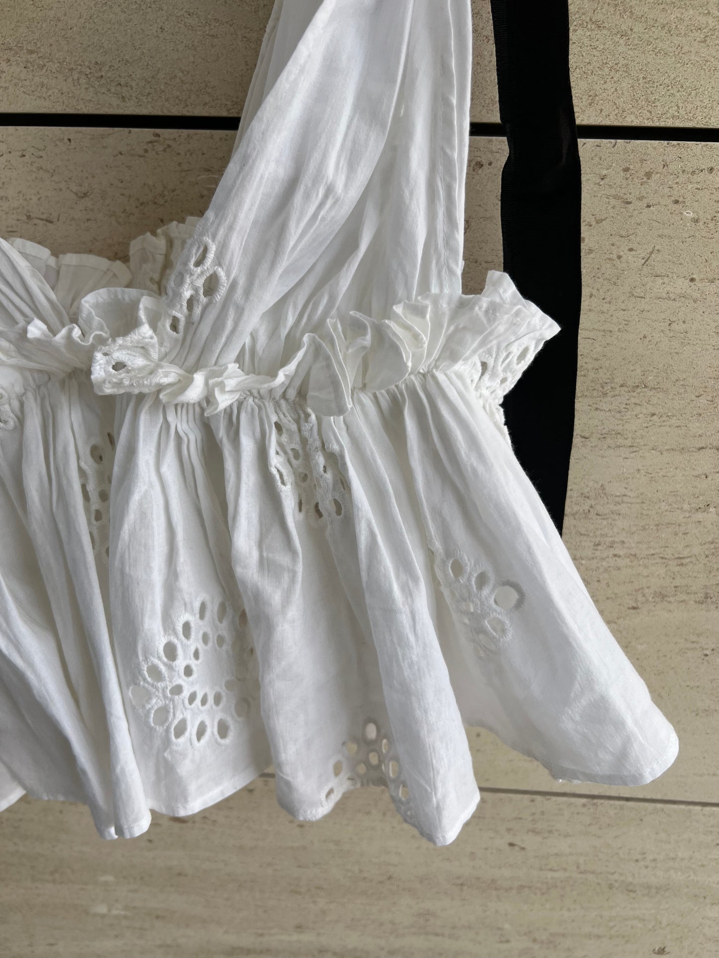 ZARA. White die-cut top TM