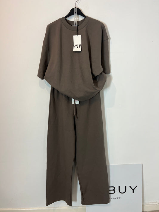 ZARA. Conjunto felpa gris topo. T S