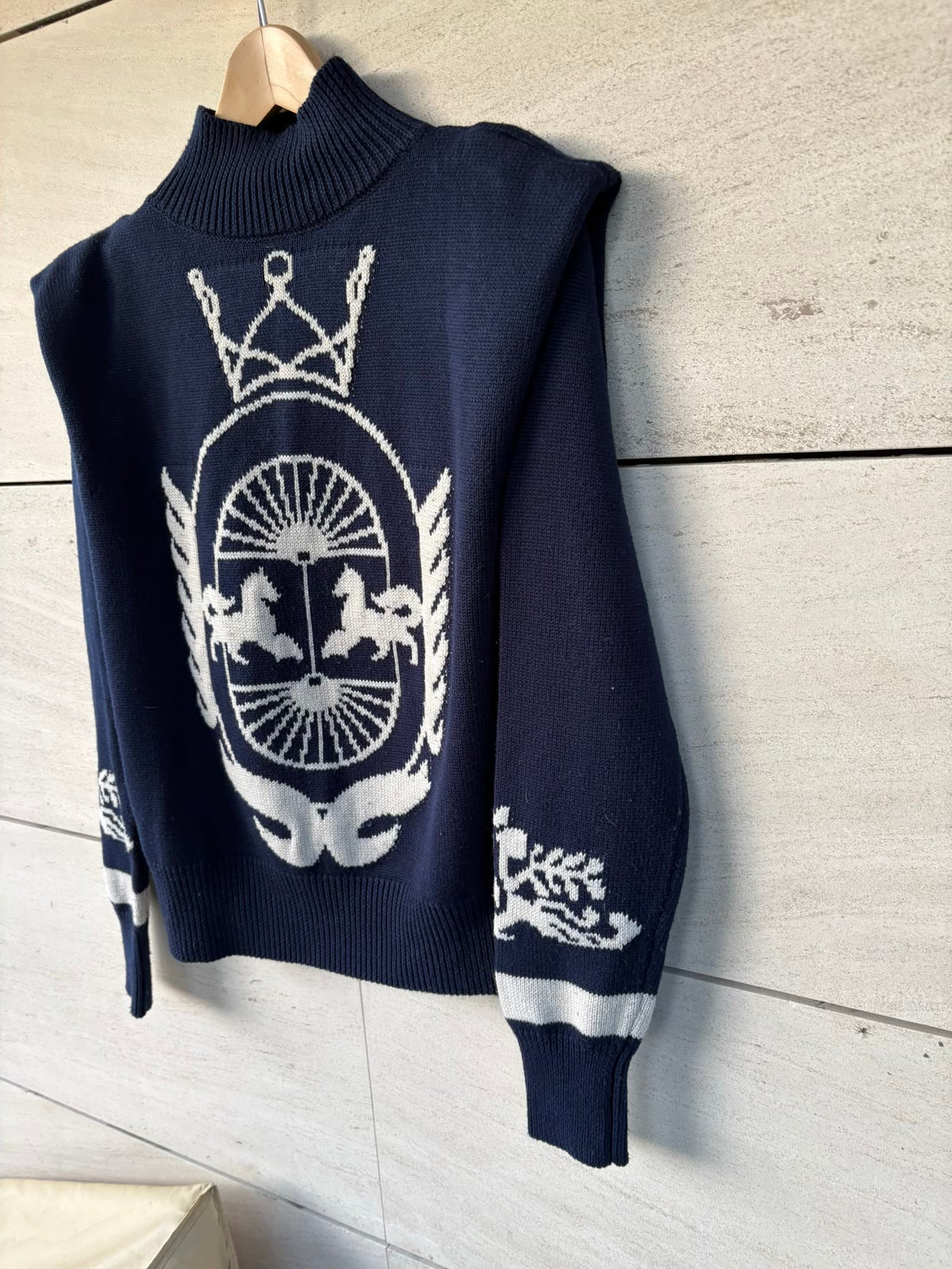 IQ COLLECTION. Jersey azul dibujo con lana
