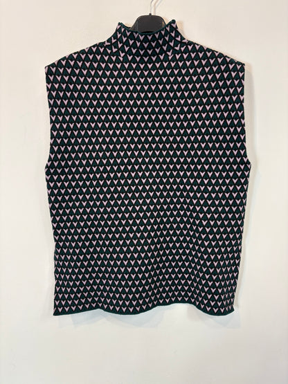 SFERA. Total look with geometric print knitwear. TS