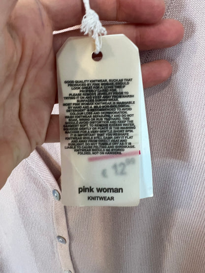 PINK WOMAN. rebeca rosa abotonada  T.s