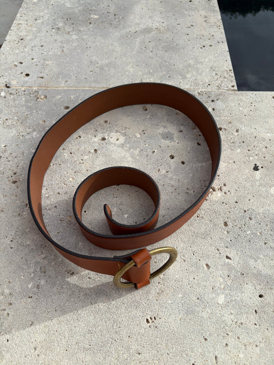 SESSÚN. Cinturón marrón piel