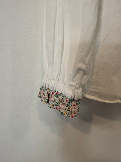 EXCUSEZ MOI! Camisa blanca detalle flores mini