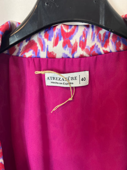 ATREZATÜRE. Blazer estampada rosas. T 40