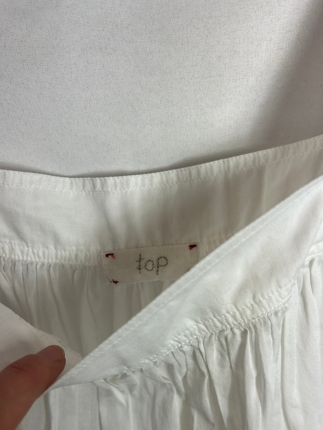 TOP. Top blanco fruncido. TM